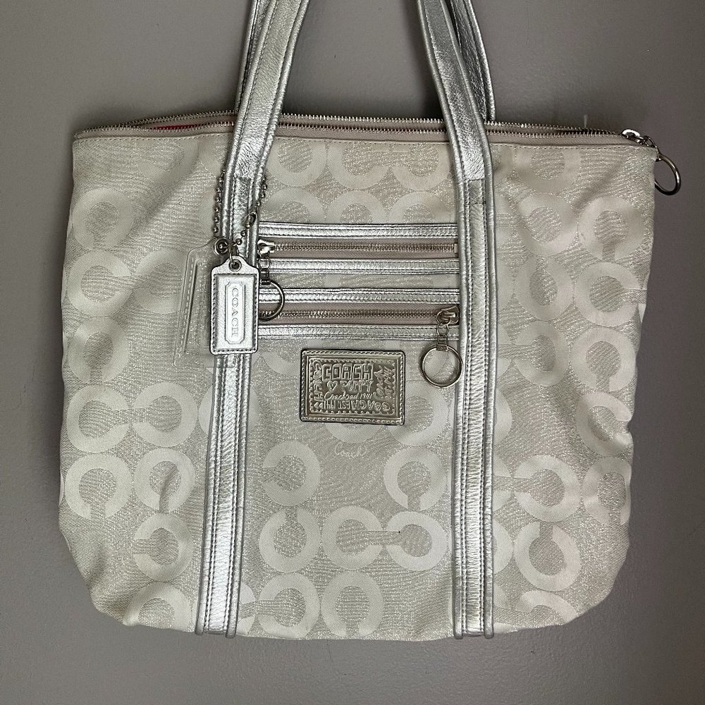 COACH Poppy Tote: Silver